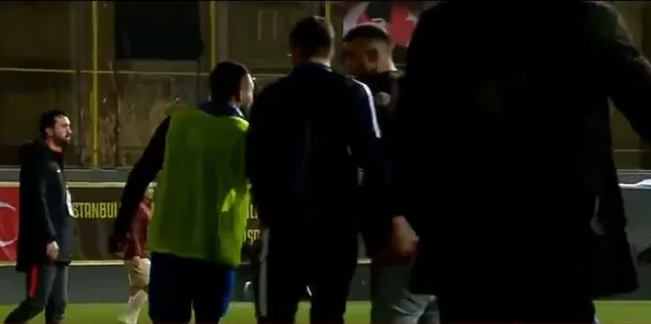 son-dakika-tuzlaspor-galatasaray-macindaki-kavganin-yeni-goruntuleri-ortaya-cikti-iste-yasananlar-1576739457157.jpg