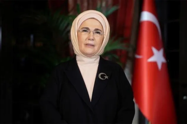 Emine Erdoğan'dan İstanbul'daki patlamayla ilgili taziye mesajı: "Ülkemize geçmiş olsun"