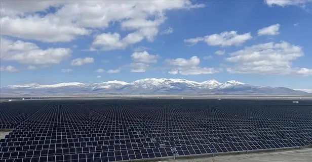 Kalyon’dan dev hizmet: Tek yatırımcılı en büyük güneş santrali üretime başladı! | 2 milyon kişinin ihtiyacını karşılayacak