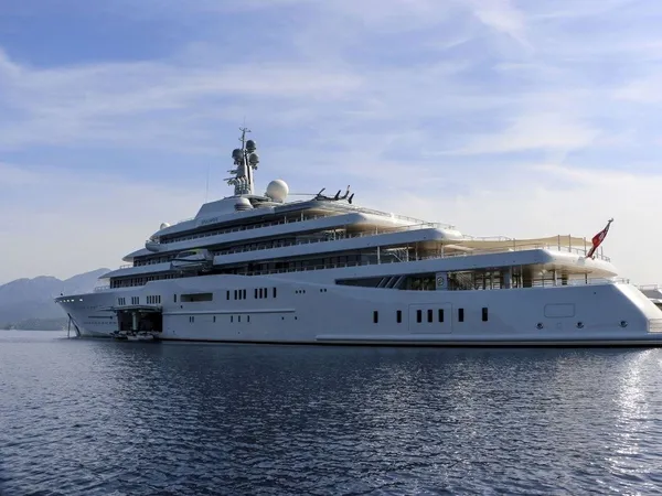 Roman Abramovich’in yeni yatı Buckingham Sarayı’ndan bile daha büyük-5