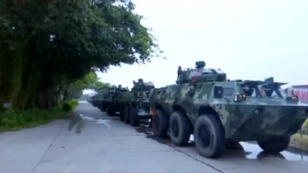 Tansiyon artıyor! Çin'den sınıra yüzlerce askeri araçlık sevkiyat-1