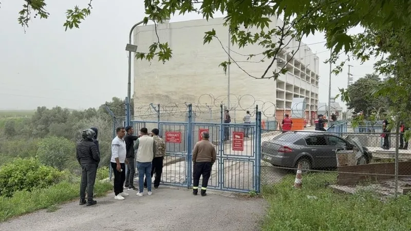 adanada-sulama-kanalina-giren-16-yasindaki-cocuk-akintiya-kapilarak-kayboldu-1776526294441.jpeg Adana'da sulama kanalına giren 16 yaşındaki çocuk akıntıya kapılarak kayboldu-5