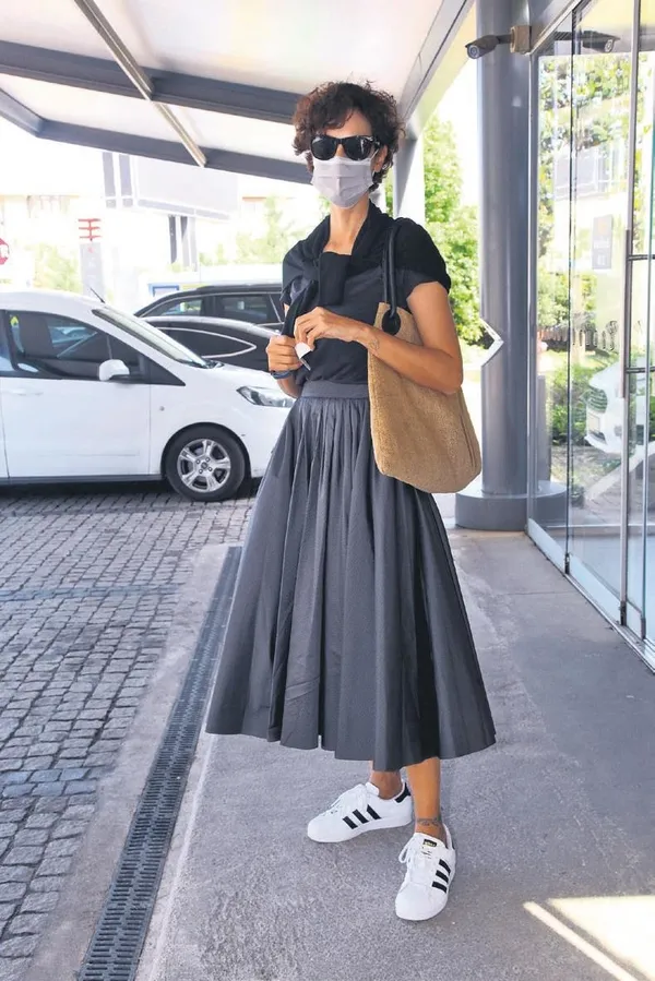 Seren Serengil, safra kesesi ameliyatı öncesi herkese seslendi-12