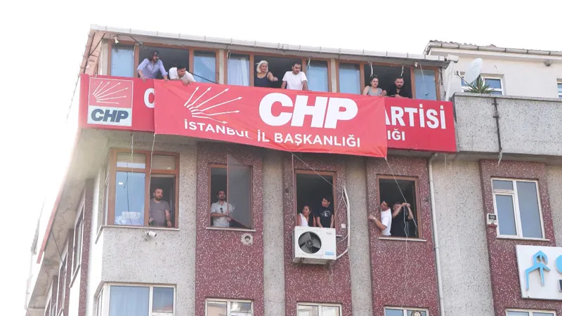 CHP İstanbul İl Başkanlığı'nı Bahçelievler'e taşıdı (DHA)