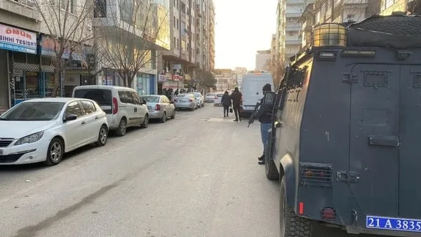 istihbarat-diyarbakir-insan-haklari-derneginin-teror-orgutu-pkk-ile-baglantisini-buldu-arama-basladi-1643868075183.jpeg İstihbarat, Diyarbakır İnsan Hakları Derneği'nin terör örgütü PKK ile bağlantısını buldu! Arama başladı-4