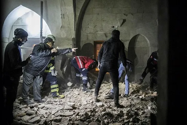 Teröristlerden camiye alçak saldırı!-2