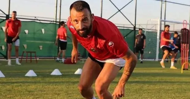 Trabzonspor, Alanyaspor’un Yunan 6 numarası Siopis ile anlaştı
