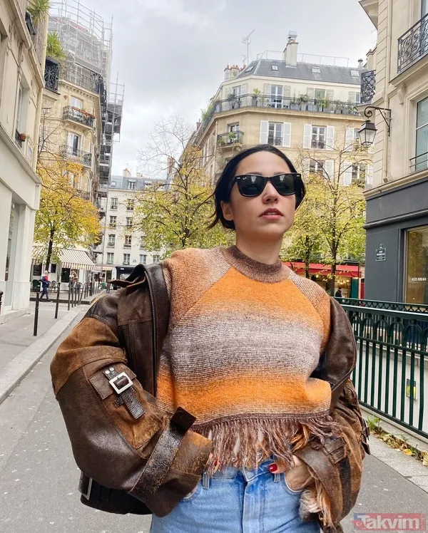 Zeynep Bastık’tan yatak paylaşımı! Kıyafeti ayrı pozları ayrı konuşuldu: “Bugün de donuyla...” 3 milyon TL zarar etmişti... - 4