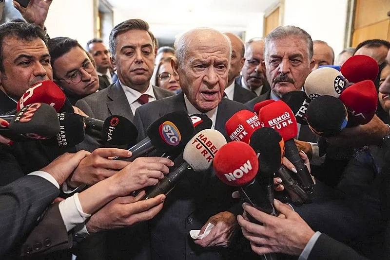 mhp-lideri-devlet-bahceliden-kararlilik-mesaji-terorsuz-turkiyenin-arkasindayiz-ocalan-icin-statu-onerisi-butl-1777978620450.jpeg MHP lideri Devlet Bahçeli'den kararlılık mesajı: Terörsüz Türkiye'nin arkasındayız | Öcalan için statü önerisi | Butlan sorusuna yanıt-7