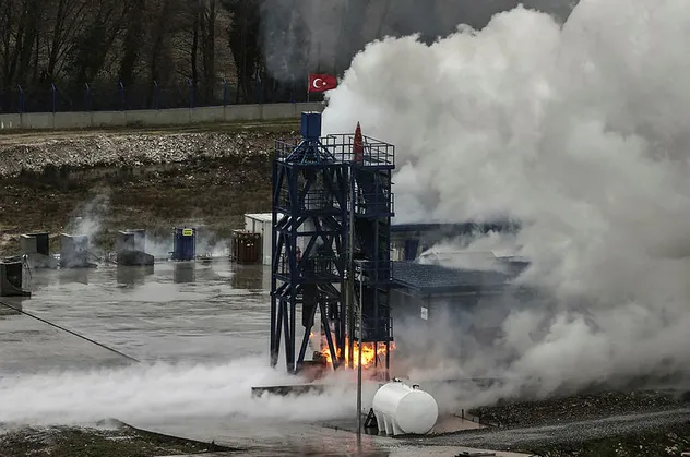 Milli ve özgün hibrit roket motoru ilk sınavını başarıyla geçti! Uzay aracımızı 2023'te Ay ile buluşturacağız
