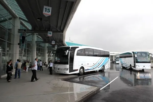 Türkiye 17 günlük kapanmaya giriyor: Otobüs-uçak biletleri adeta kapışıldı, fiyatlar da arttı-10