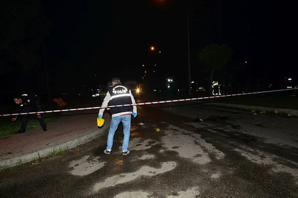 Antalya Manavgat'ta "Dur" ihtarına uymayıp polisle çatıştılar: 1 ölü-1