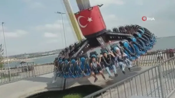 avcilarda-lunaparkta-sok-olum-oyuncakta-fenalasti-son-anlari-boyle-goruntulendi-1630415311238.jpg Avcılar'da lunaparkta şok ölüm! Oyuncakta fenalaştı... Son anları böyle görüntülendi-3