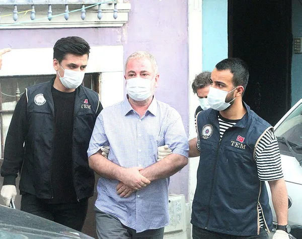 Son dakika: İstanbul'da PKK operasyonu! Beyoğlu İlçesi HDP Eş Başkanı Mehmet Sait Bor gözaltına alındı-6