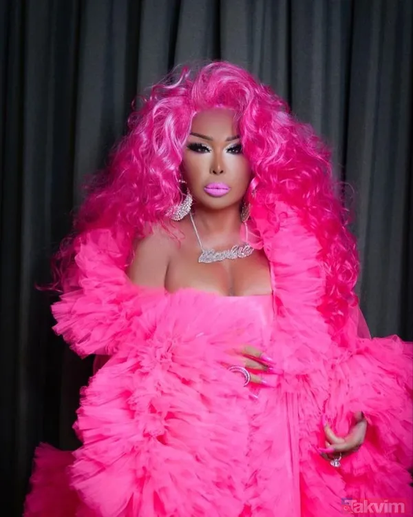 Diva “Zeki Müren intihar etti” demişti! Demet Akalın’dan Bülent Ersoy itirafı geldi! “Tabii ki konuşulan birçok konu var ama...” - 21