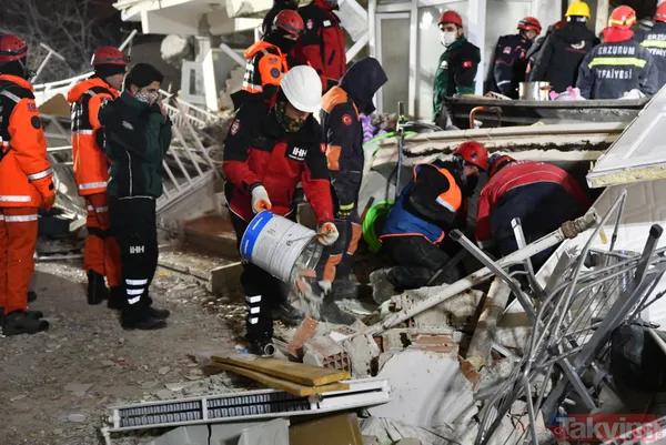 Depremin vurduğu Elazığ ve Malatya'da yıkımın boyutu gün ağarınca ortaya çıktı! İşte son durum - 10