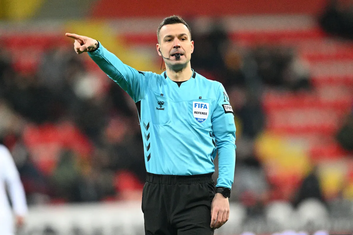 tff-duyurdu-trabzonspor-besiktas-derbisinin-hakemi-belli-oldu-1792059013508.jpg TFF duyurdu: Trabzonspor - Beşiktaş derbisinin hakemi belli oldu!-2