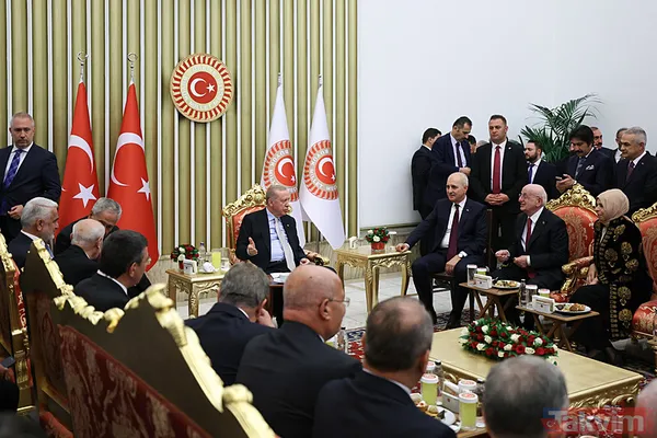 TBMM'de renkli anlar! Önce açılış sonra resepsiyon... Başkan Erdoğan'dan "biriz beraberiz" mesajı: Tek tek tokalaştı - 24