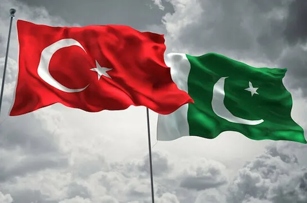 Pakistan'dan Türkiye'ye destek mesajı: Şayet kan akacaksa, kanımız birbirine karışacak!