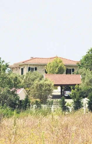 FOX TV sunucusu Fatih Portakal da “kaçak”çı çıktı! İzmir’deki çiftliğine 3 ruhsatsız yapı diktiği anlaşıldı