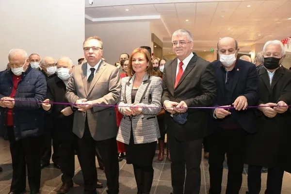 CHP'li belediyenin açtığı kitap fuarında Selahattin Demirtaş ve PKK propagandası-4