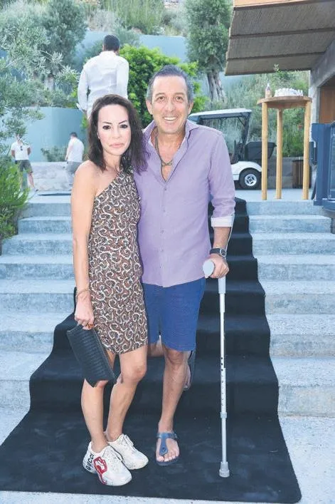 modern-koyde-sanat-soleni-1598912796762.jpeg Modern köyde sanat söleni! "Bodrum Loft'ta Sanat" etkinliğine iş, sanat ve cemiyet hayatının önde gelen isimleri katıldı-4