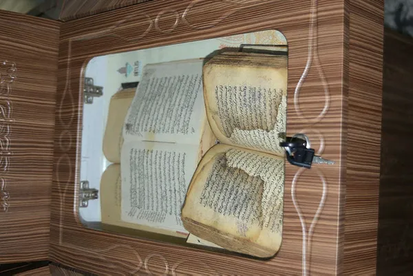 6-asirlik-el-yazmasi-ilim-kitaplari-tarihe-isik-tutacak-1593585064562.jpg Bitlis’te 6 asırlık el yazması ilim kitapları tarihe ışık tutacak: Herkes bu kitaplardan istifade etsin-3