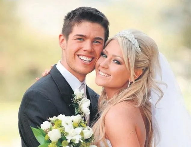 EVLENENE EN AZ 21 BIN TL