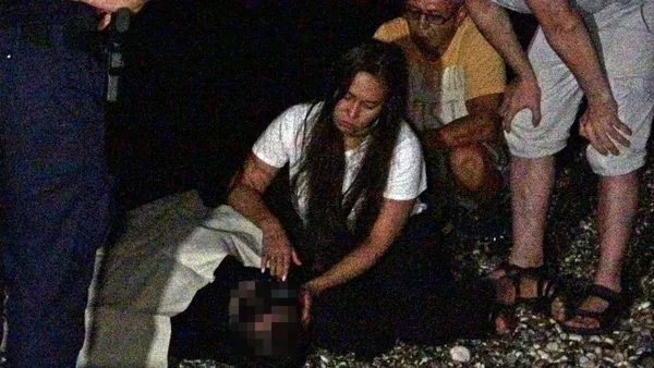 rusya-ukrayna-savasi-nukleer-tehlikesi-gunun-fotografi-bu-olen-kardesine-sarildi-gecmisi-kucaklamak-1664568927698.jpg Rusya-Ukrayna savaşı... Nükleer tehlikesi! Günün fotoğrafı bu: Ölen kardeşine sarıldı: Geçmişi kucaklamak-6