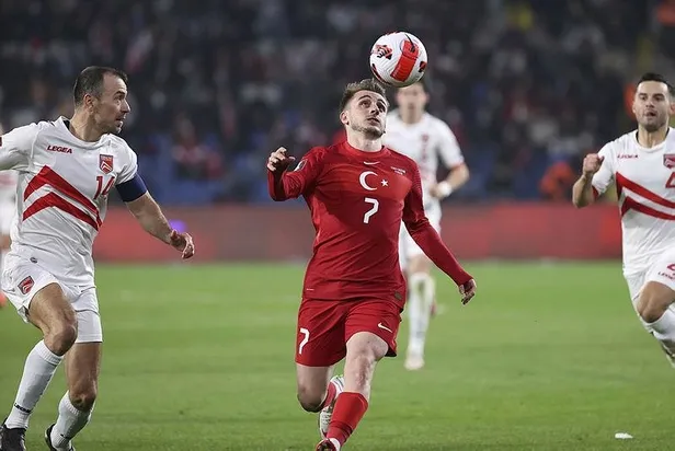 galatasaray-ve-milli-takimi-sirtlayan-kerem-performansinin-odulunu-aliyor-1637184609944.jpeg Galatasaray ve Milli Takım’ı sırtlayan kerem performansının ödülünü alıyor-7