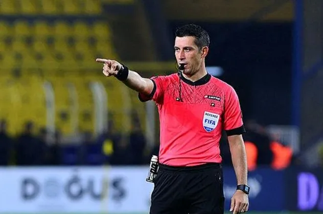 Fenerbahçe-Başakşehir maçında VAR sistemi bozuldu