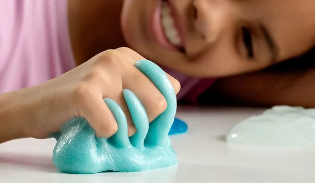 evde-kolay-borakssiz-tutkalsiz-tras-kopuksuz-slime-yapimi-slime-nasil-yapilir-malzemeleri-neler-iste-tarifi-1699622687523.jpg Slime nasıl yapılır, malzemeleri neler? Evde kolay borakssız tutkalsız traş köpüksüz SLİME YAPIMI! İşte tarifi...-2