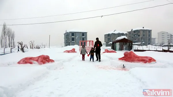 Kızı için kardan Anıtkabir yapan Mehmet Şerif Karahan bu kez ahşap kullanarak Anıtkabir yaptı - 4
