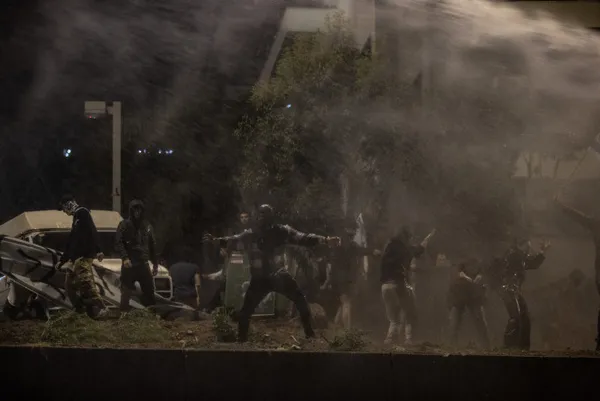 6'lı koalisyon İsrail'i iç savaşa sürüklüyor! Netahyahu'dan geri adım: Tartışmalı yargı reformunu erteledi! Göstericiler vazgeçmiyor-20