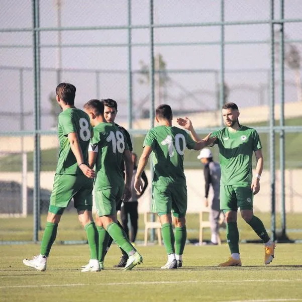 fenerbahceli-taraftarladan-joshua-king-tepkisi-1657066168694.jpeg Fenerbahçeli taraftarladan Joshua King tepkisi!-19