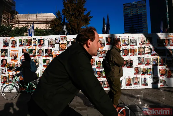 İsrailli esirlerin ailelerinden katil Netayahu'ya tepki yağmaya devam ediyor: Bakanlık yakındaki yolu 241 saniye boyunca trafiğe kapattılar - 16