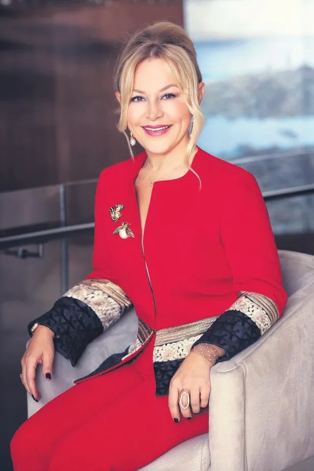 sosyete-kim-milyoner-olmak-ister-hayrani-cikti-demet-sabanci-cetindogan-o-bolumu-paylasti-1592266955713.jpeg Sosyete 'Kim Milyoner Olmak İster?' hayranı çıktı! Demet Sabancı Çetindoğan o bölümü paylaştı-1