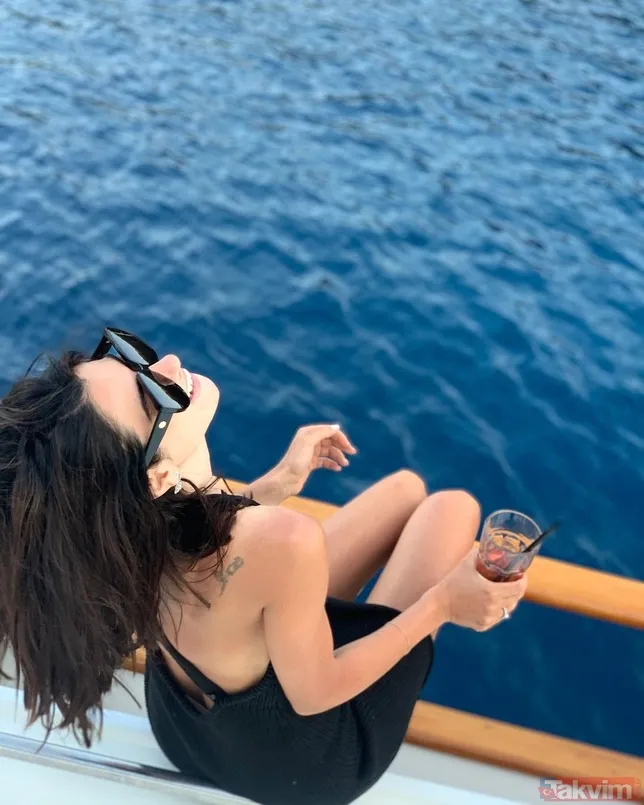 Nesrin Cavadzade siyah minisiyle peş peşe paylaştı! Gören dönüp bir daha baktı sosyal medya çalkalandı