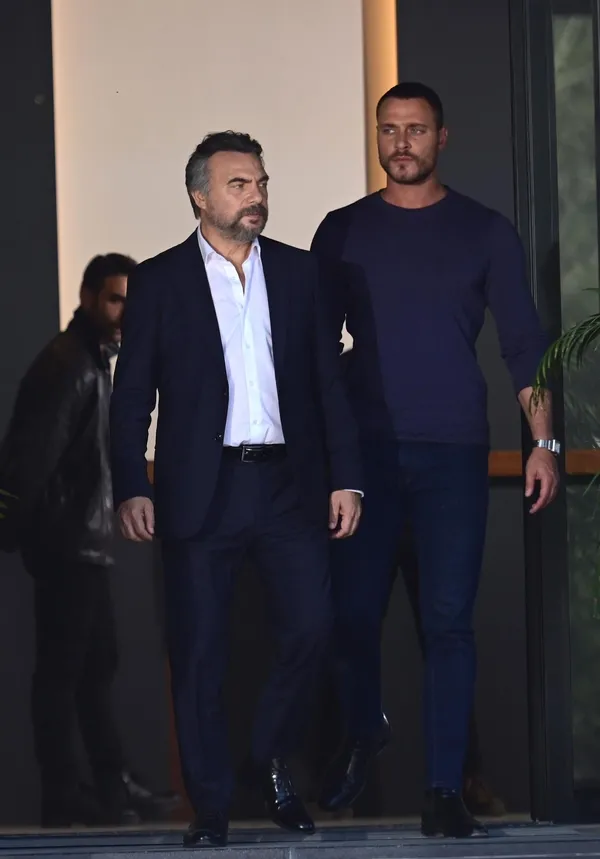 ben-bu-cihana-sigmazam-44-bolume-dair-ipuclari-aileyi-derinden-sarsan-gelismeler-1699257700776.jpg Ben Bu Cihana Sığmazam 44. bölüme dair ipuçları: Aileyi derinden sarsan gelişmeler!-3