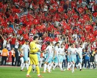 Türkiye, Karadağ’ı son saniye golüyle devirdi!