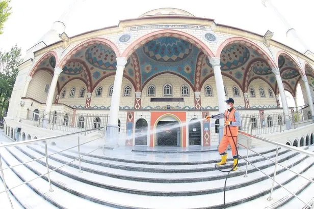 Deniz suyu ve güneş Kovid-19'un etkisini azaltıyor!-5