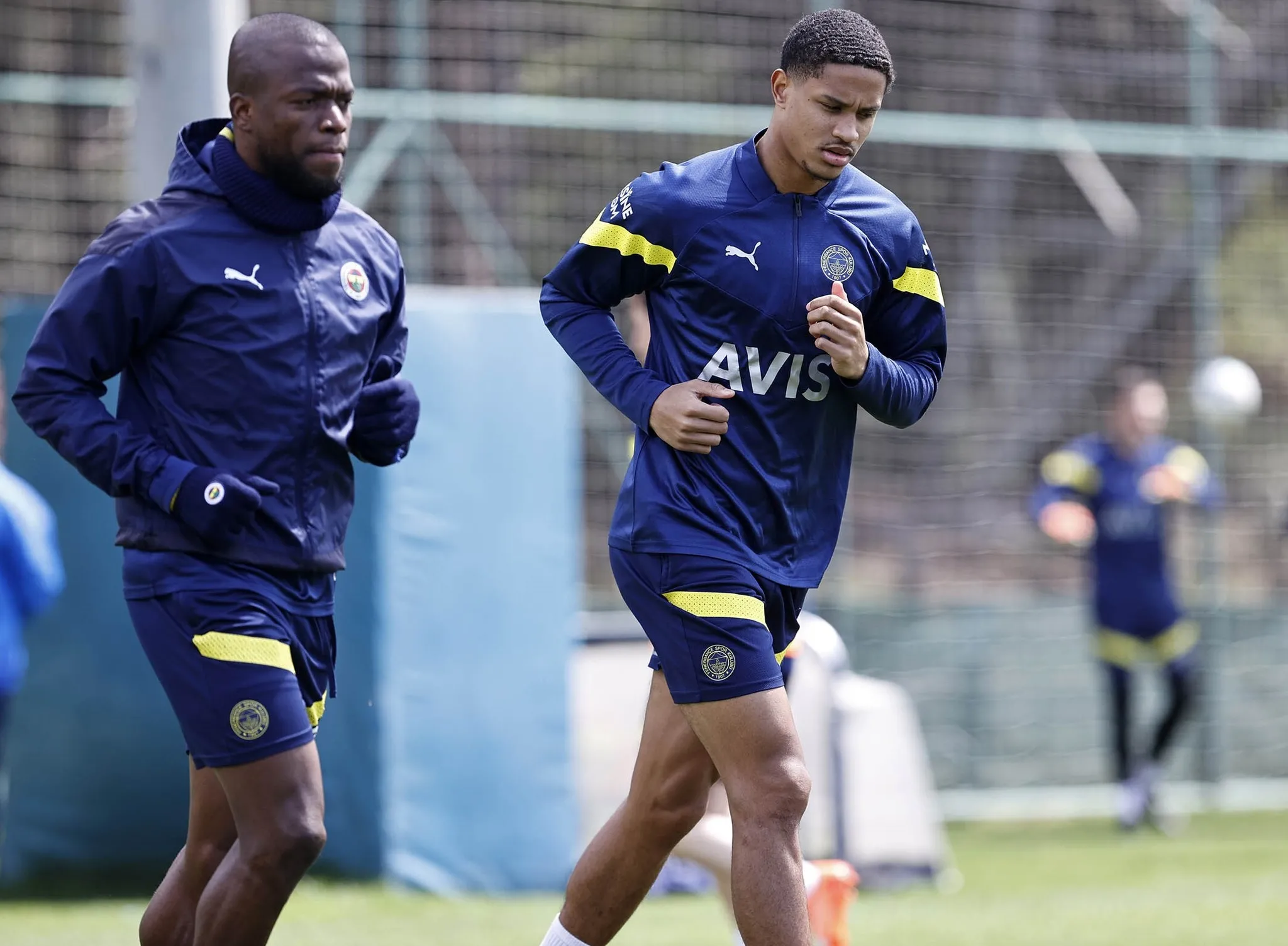 Fenerbahçe'den taraftarı kızdıracak hamle! Galatasaray'ın eski yıldızı geliyor - 12