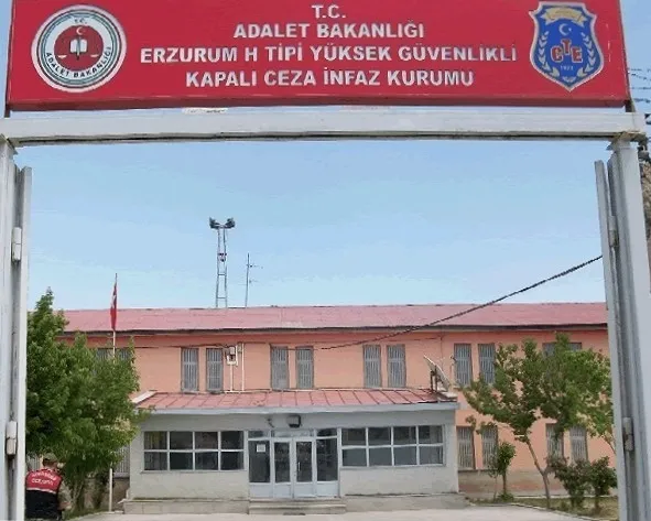 gulistan-doku-dosyasinda-yeni-gelisme-7-supheli-erzuruma-nakledildi-1778590035253.jpeg Gülistan Doku dosyasında yeni gelişme: 7 şüpheli Erzurum'a nakledildi-3