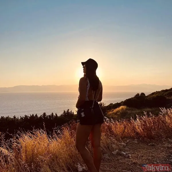 Survivor Ayşe Yüksel'e bir haller oldu minilerden vazgeçemiyor her gün yeni biri gibi! Yiğit Poyraz'la aşk açıklamasının ardından... - 15