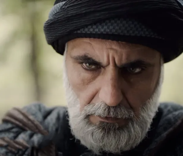 bizi-herkese-rezil-ettin-uyanis-buyuk-selcuklu-5-bolum-fragmaninda-hilelere-bicak-kesigi-vuruyor-1603556920547.jpg Yeri göğü ona dar edecek! Uyanış Büyük Selçuklu 5. bölüm fragmanında hilelere bıçak kesiği vuruyor-2