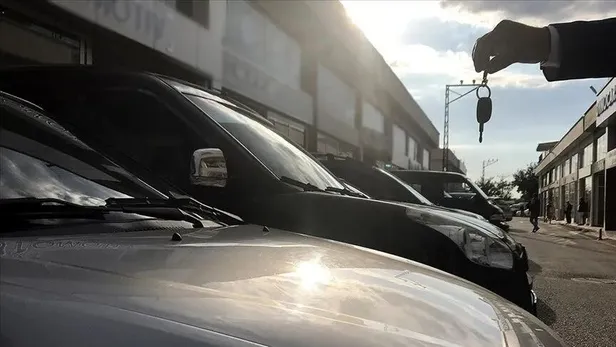İkinci el otomobil satışında yeni dönem! Ticaret Bakanlığı'nın kararı Resmi Gazete'de: "Stokçu bayiler ifşa edilecek"-6