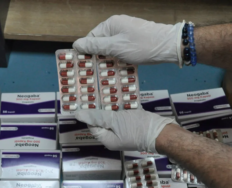 Adana'da yakalandılar! Uyuşturucu hap bulamayınca... - 3