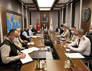 Bakan Akar ve kuvvet komutanları toplandı