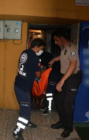 Son dakika: Adana'da küfür kavgası kanlı bitti: Kendilerini uyaran adamı bıçakladılar