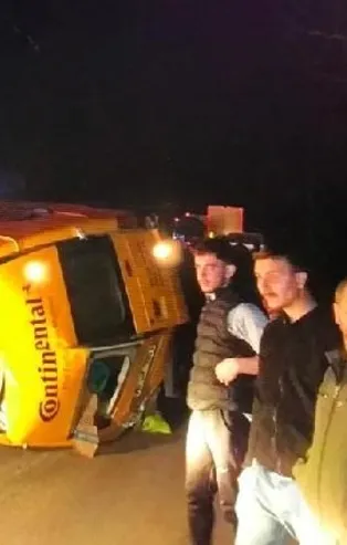 Son dakika: TEM Otoyolu'nda feci kaza: Otomobil minibüse çarptı: 7 yaralı